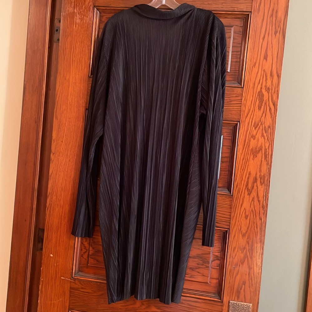 Boohoo Plisse Twist Shirt Dress - Picture 9 of 9